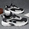 Zapatos de Hombre 2026 Verano Nuevos Zapatos de Malla Transpirables Zapatos Deportivos para Hombre Modernos Versátiles Suela Gruesa Casual Zapatos de Papá