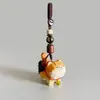 Chaveiro Criativo Gato Esculpido em Madeira Artesanal Madeira de Pessegueiro Flor de Ameixa Pingente para Mochila Escolar Pingente Exquisito de Presente de Aniversário