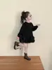 Vestido Infantil Feminino Chegada Nova Primavera 2026 Estilo Coreano Moda Bebê Menina Bainha de Pétalas de Flor Roupas de Outono Tendência