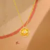 Collar de Trébol de Cuatro Hojas de la Suerte para Mujer Moda Temperamento Sentido de Alta Gama Método Antiguo Diseño de Perforación de Puntos Colgante de Flor de Cuatro Hojas Cadena para Clavícula