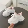 Zapatos de Malla Transpirables tipo "Dad Shoes" para Niños 2026 Primavera Nuevos Estilo Coreano Ligeros de Moda Deportivos para Niñas Venta al por Mayor