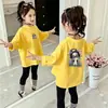Blusa de algodão puro para meninas outono 2026 novo estilo roupa íntima infantil para meninas camada base feminina crianças mais velhas camiseta de manga comprida primavera e outono