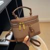 Bolso de Mano Pequeño de Alta Gama Texturizado para Mujer 2026 Nuevo Bolso Cubo de Caja de Mano Estilo Ins de Nicho Bolso Cruzado Versátil de Moda