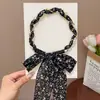 Diadema de Nuevo Estilo 2026 con Diseño de Corona Alta, Elegante Pasador de Perlas Artificiales, Diadema de Lujo Ligero Inspirada en Chanel para Uso Diario con Dientes
