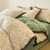 Escolha de Xia YinConjunto de cama de quatro peças estilo Chanel com pompom, todo em algodão, lençol de cima e lençol com elástico de algodão puro conjunto de três peças