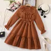 Ropa Europea y Americana para Niños 2025 Otoño e Invierno Nueva Linda Bola de Pelo Encaje Cuello Alto Encaje Empalmado Vestido de Cintura de Manga Larga