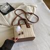 A popular bolsa pequena tecida feminina 2024 verão nova bolsa portátil bolsa de palha para todos os fósforos bolsa de mensageiro de palha