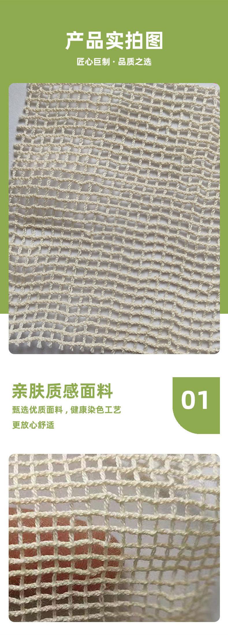 由于纯棉提花面料是热和电的不良导体，热传导系数极低，又因棉纤维本身具有多孔性，弹性高优点，纤维之间能保存大量空气，空气又是热和电的不良导体，所以纯棉提花面料具有良好的保湿性，穿着纯棉提花面料服装使人感觉到温暖。