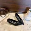 Nuevos Zapatos Planos Casuales para Commuting de Mujer 2026 Otoño/Invierno Estilo Francés Puntiagudos Hebilla Metálica Poco Profundos sin Cordones Suela Suave