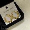 Brincos de Aço Inoxidável Banhados a Ouro 18K Europeus e Americanos, Venda Quente Transfronteiriça, com Pérolas Irregulares Geométricas, Venda Direta do Fabricante, Superfície Lisa, Adequados para o Dia a Dia