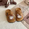 Medias zapatillas de mujer estilo Birkenstock con suela blanda, nueva colección 2026, versátiles y lindas, con diseño de felpa, estilo casual y gamuza con cierre de hebilla, perfectas para mujeres jóvenes