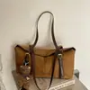 Bolso de Terciopelo Gamuzado para Mujer 2026 Nuevo Otoño Retro Gorpcore para Viajes Cotidianos Bolso de Hombro Único Popular Versátil Bolso de Axila