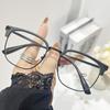 Las nuevas gafas de medio marco rojas de Internet para hombres, gafas retro con marco de espejo plano anti-azul, se pueden equipar con la cantidad de venta al por mayor