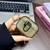 Estojo para Fones de Ouvido com Fivela de Fechamento Padrão Concha Adequado para AirPods Pro3 Fones de Ouvido Apple Estojo Protetor Transparente Estilo Fashion e Tendência