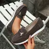 Zapatos deportivos casuales de suela gruesa transfronterizos, zapatos casuales para mujer de comercio exterior con cadenas metálicas, nuevos zapatos de vestir de talla grande para la primavera de 2025