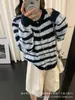 Cardigã de tricô listrado com decote V para mulheres, caimento solto, vazado, estilo casual, casaco suéter de manga longa, estilo coreano, top versátil para o início do outono