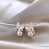 Pendientes de Mariposa Suaves y Elegantes Estilo Francés, Pendientes de Zirconia con Goteo de Aceite de Lujo Ligero de Gama Alta, Pendientes de Perla Versátiles y de Moda