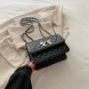Bolso de Cadena para Mujer 2024 Estilo K Nueva Moda Casual Pequeño Cuadrado de Canalé Hilo Bordado Simple Bolso Cruzado al Hombro