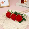 Veludo Vermelho Rosa Luxo Acessível Flor Artificial Simples Série Ornamentos para Sala de Estar Modernos Decorações de Casamento ao Ar Livre