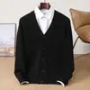 Nuevo cárdigan de lana 100% pura para hombre para otoño e invierno, suéter grueso con cuello en V, chaqueta de punto casual de moda, tejido de estilo coreano