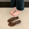 Sandalias de Tanga Tejidas de Verano 2026 Estilo Vacacional Retro de Nicho con Punta Redonda y Suela Plana para Uso en Exteriores