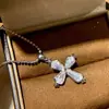 Collar con Colgante de Cruz de Diamante en Forma de Espada Seiko de Plata de Ley S925 Cadena de Bolas Diamante Destellante de Gama Alta Cadena para Clavícula Retro de Lujo Accesible para Mujeres