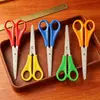 Tijeras al por mayor con marcas de escala para estudiantes, manualidades DIY, uso doméstico portátil, tijeras pequeñas seguras para niños con puntas redondas de plástico