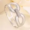 Pulsera de Acero de Titanio Electrochapado de Nueva Versión Ancha con Nariz de Cerdo Incrustada de Diamantes, No se Desvanece, Moda Transfronteriza, Elegante Pulsera de Acero Inoxidable para Mujer
