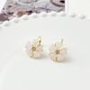 Pendientes de Moda Estilo Coreano al por Mayor, Elegantes Accesorios para Orejas de Pétalos de Flor de Vidrio, Moda de Lujo Ligero Europeo y Americano, Pendientes y Clips para Orejas Estilo Francés 2026