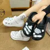 Nuevo Producto de Moda, Lindo y Fresco Gato Azul Kt Accesorios Creativos Hechos a Mano de Resina DIY, Dijes de Dibujos Animados para Zuecos