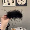 Presilha de Banana com Pena Atmosférica Pegador de Cabelo de Pena Preto Fofo Pegador de Cabelo para Rabo de Cavalo Alto Bolinha para Cabelo Acessório de Cabelo para Volume