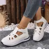Sandálias femininas europeias e americanas transfronteiriças com salto plataforma, aumento interno de altura, sapatos estilo romano vazados, sandálias casuais respiráveis de verão femininas Temu