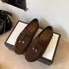 Mocasines Retro para Mujer 2026 Otoño Nuevos Versátiles Estilo Británico Gamuza Cubierta Completa Zapatos Versátiles Slip-on Persona Perezosa Zapatos Individuales