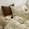 Juego de ropa de cama de cuatro piezas de gasa de doble capa de algodón lavado Clase A, simple y fresco, para estudiantes de dormitorio, juego de funda de edredón de tres piezas