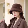 Chapéu de balde de pelúcia moderno estilo coreano para mulheres, moda de inverno, afina o rosto, quente e espesso, resistente ao frio, estiloso