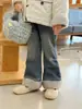 Jeans para Niños en Varios Tamaños, Nueva Versión Coreana Otoño e Invierno 2025, Pantalones con Forro de Polar para Niñas, Pantalones Largos de Campana Integrados con Forro Polar para Bebé