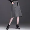 Saia de tricô estilo Chanel com estampa xadrez em A para mulheres, nova coleção outono/inverno 2026, moderna, modeladora e com barra evasê, criando um visual moderno e jovial