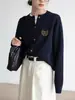 Suéter de Tricô Cinza para Mulheres, Novo Estilo Outono 2025, Estilo Relaxado, Cardigã Macio e Fofo, Emagrecedor, Casaco Casual, Estilo Preppy