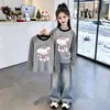 Camada Base de Fleece para Meninas 2026 Outono/Inverno Novo Estilo M/G Infantil Camada Interna Quente Cor Patchwork Blocos de Cor Listras Camiseta de Manga Longa