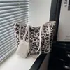Bolso de mano informal y moderno para mujer con estampado de leopardo transfronterizo, estilo madre e hija, nuevo 2026, gamuza, moderno, gran capacidad, para el trabajo