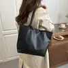 Bolsa Tote de Design Nicho com Padrão Tecido para Mulheres 2025 Nova Moda Commuter Versátil Grande Capacidade Satchel Bolsa de Ombro