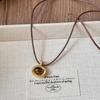 Collar de cuerda de cuero con piedra de ojo de tigre para otoño e invierno, estilo Maillard Yadan para mujer, cadena larga de lana, cadena de clavícula sencilla de moda.