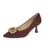 Tacones Altos Poco Profundos Puntiagudos Gamuza Elegante Elegante 2025 Principios de Primavera Nuevos Hebilla Metálica Zapatos Profesionales de Trabajo para Mujer