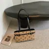 Bolsa de Mão Elegante com Bolinhas Nova Coleção Outono Cross2026 Alta Aparência Grande Capacidade para o Dia a Dia Ombro Único Sob o Braço