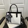 2025 Elegante Nova Bolsa de Mão Tote Grande Capacidade Simples para o Dia a Dia Padrão de Pele de Cobra Bolsa Transversal Decorativa com Lenço de Seda