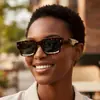 Nuevas Gafas de Sol Cuadradas Retro Versátiles con Flecha y Remaches, Gafas de Sol de Moda para Mujer Estilo Europeo y Americano con un Toque de Lujo para Fotografía Callejera