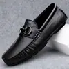 Sapatos masculinos de couro genuíno para transmissão ao vivo 2026 novo estilo sapatos de negócios britânicos sola macia respirável sapatos casuais slip-on sapatos de dirigir mocassins