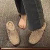 Sapatos de Salto Alto com Design Único, Mules de Salto Bloco de Nicho com Forro de Pelúcia, Pantufas Femininas de Inverno Peludas Estilo Europeu, Versátil