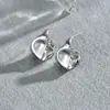 Brincos de Design Irregular em Metal Estilo Europeu Joias de Nicho Leve Luxo Versátil Orelha Ornamentos