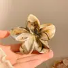 Pinza para el pelo con lazo para cabello fino, horquilla floral vintage de otoño e invierno, nueva y linda pinza de garra 2025